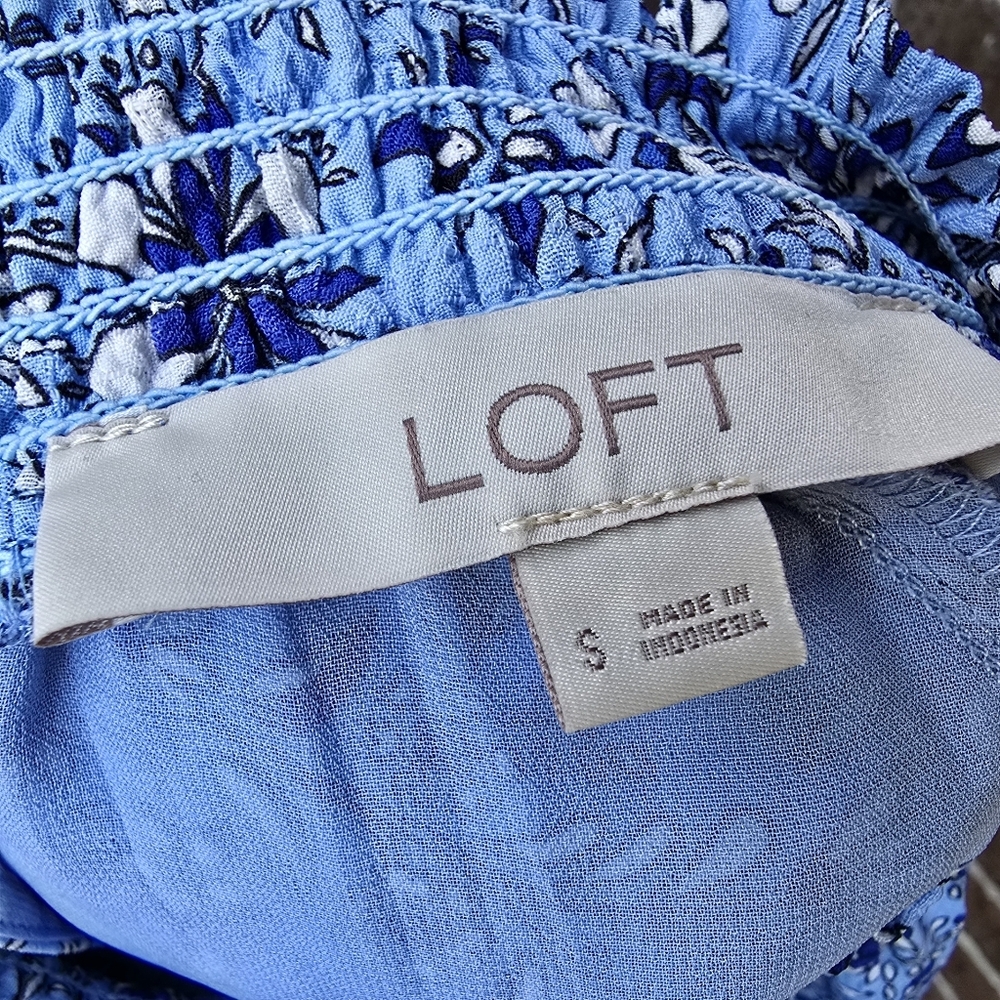 LOFT Blue Floral Top - Picture 8 of 10